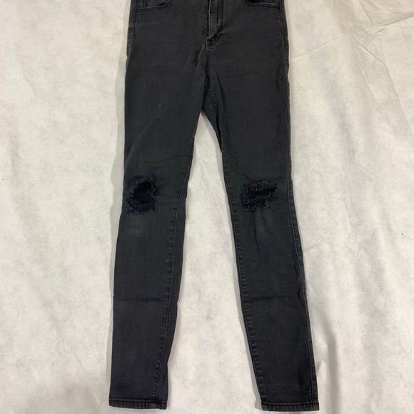 Abercrombie and Fitch - Picture 2 of 5